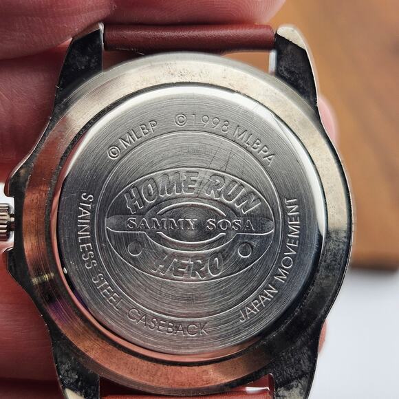 Sammy Sosa Home Run Hero Men's Watch Chicago Cubs Silver Tone Brown Leather Band - Picture 6 of 8